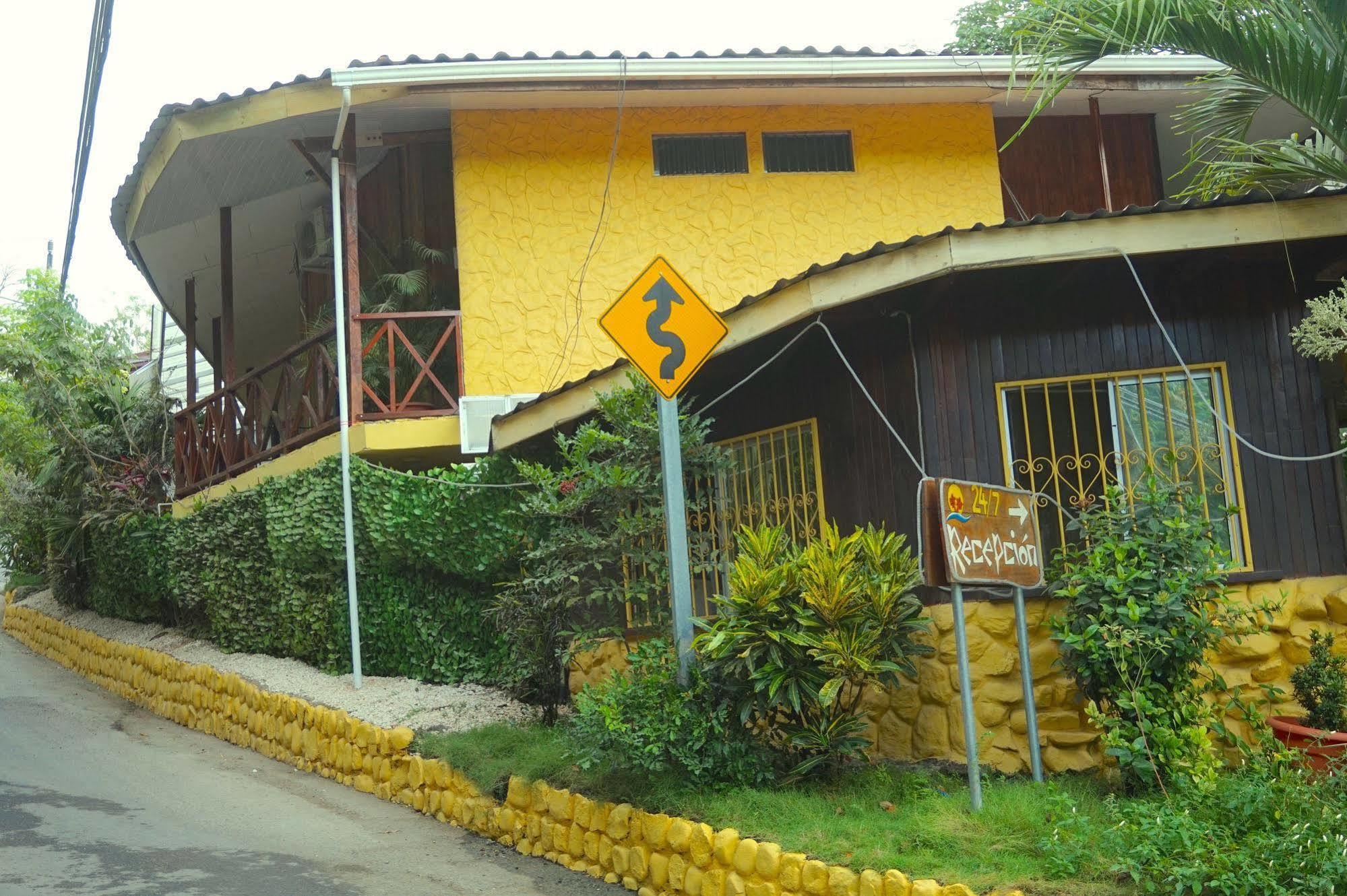 Hotel Aurora Montezuma Extérieur photo